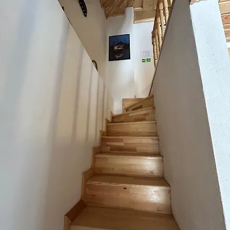 Balat Rose - Charming Wooden House With Terrace