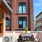 Balat Rose - Charming Wooden House With Terrace Stambuł