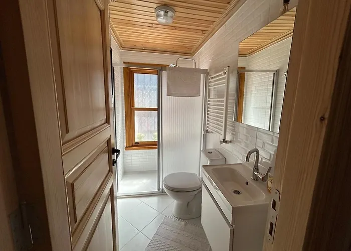 Vila Balat Rose - Charming Wooden House With Terrace