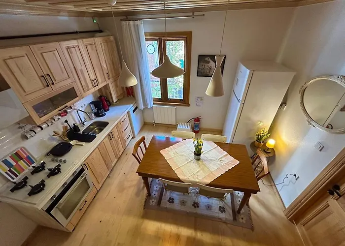 Balat Rose - Charming Wooden House With Terrace *