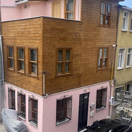 Balat Rose - Charming Wooden House With Terrace 빌라 *