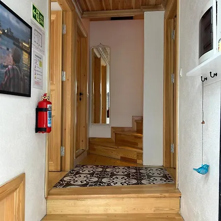Balat Rose - Charming Wooden House With Terrace 빌라