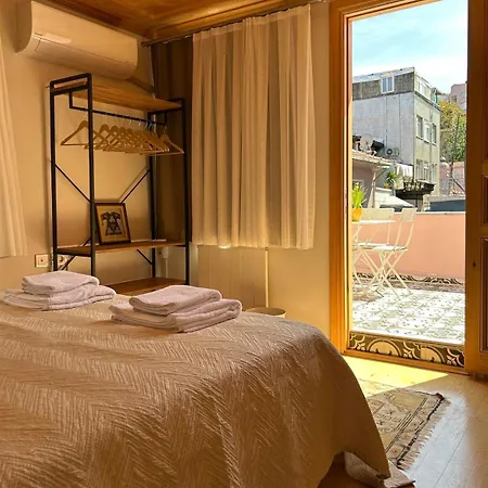 Balat Rose - Charming Wooden House With Terrace 빌라 *
