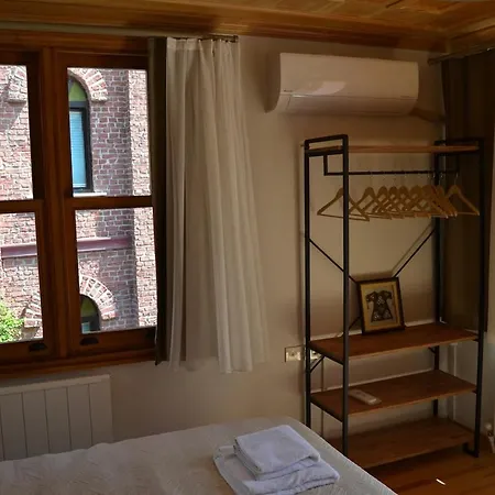 Balat Rose - Charming Wooden House With Terrace